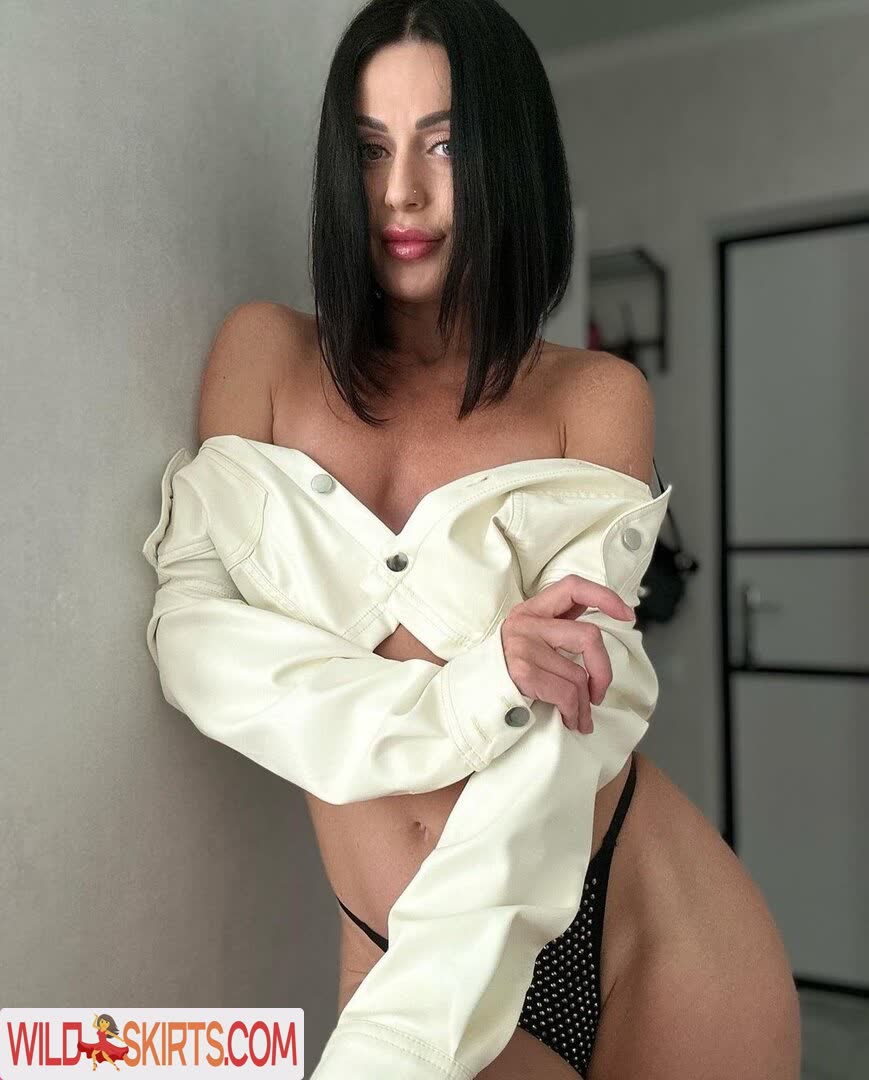 Arinaumka / Arina22051 / arina_golubka / u253164316 nude OnlyFans, Instagram leaked photo