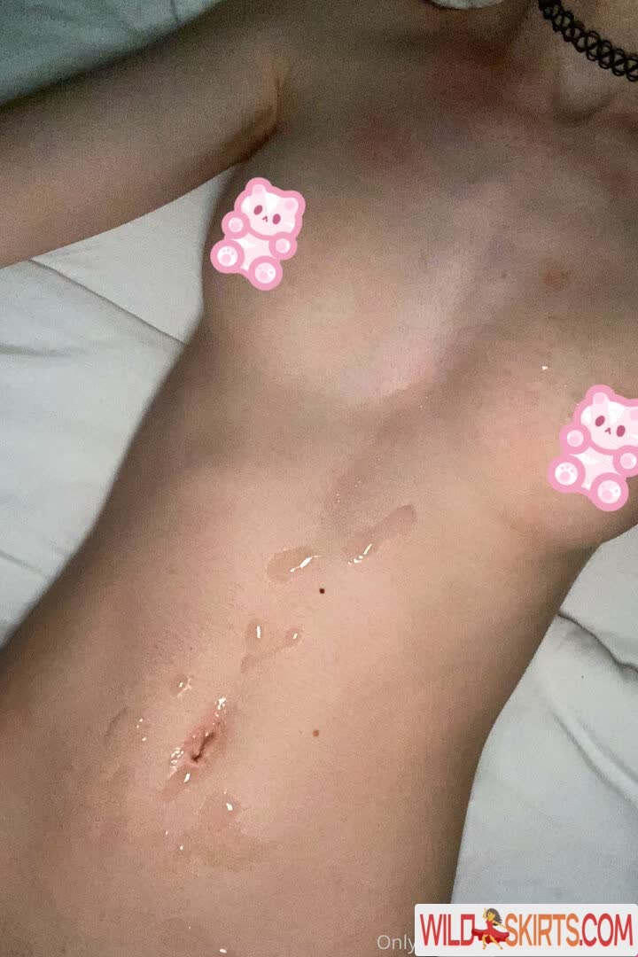 Arinsquirrel98 nude leaked photo #20