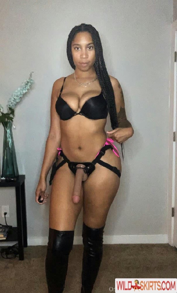 Aritheamazon / Ari T / Arrianathedomme / Ebony Kink Queen / The ebony amazon / ari_amazon / aritheamazon / azriatheamazon nude OnlyFans, Instagram leaked photo #1