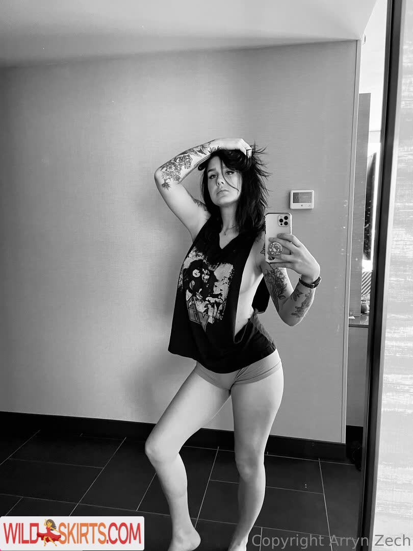 Arryn Zech nude leaked photo #98