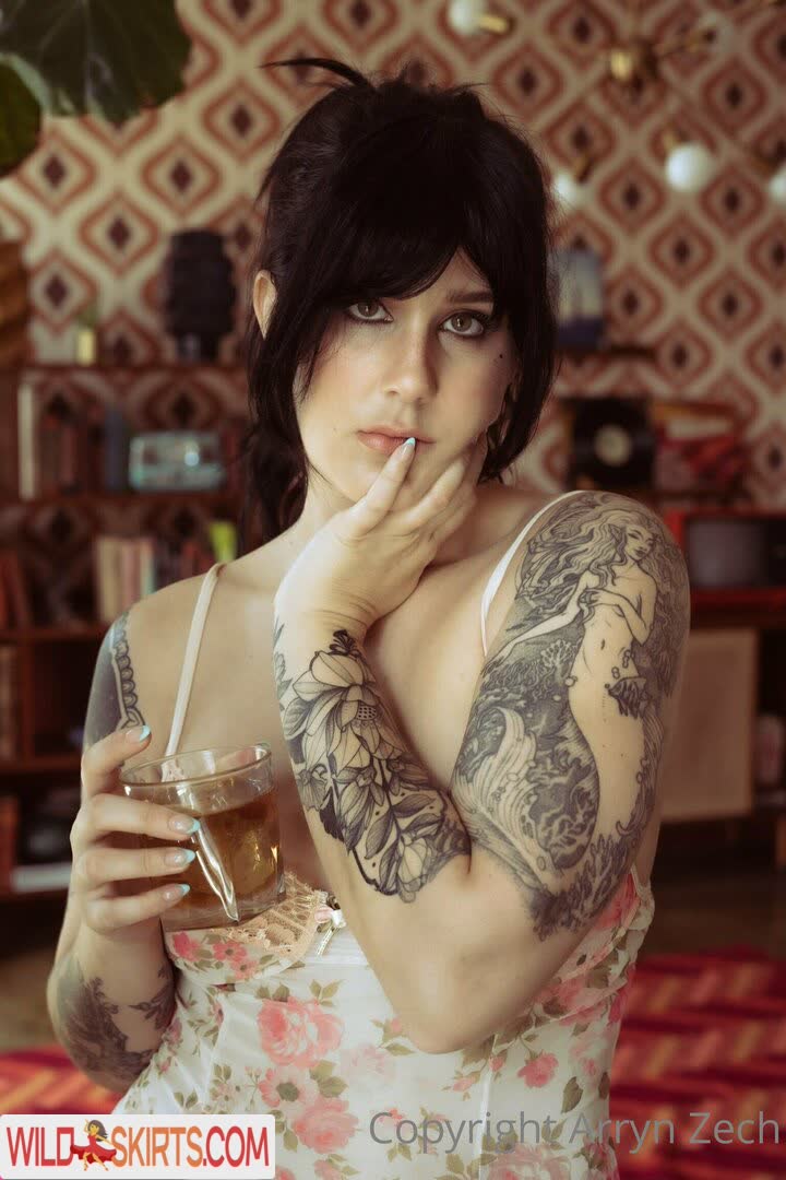 Arryn Zech nude leaked photo #57