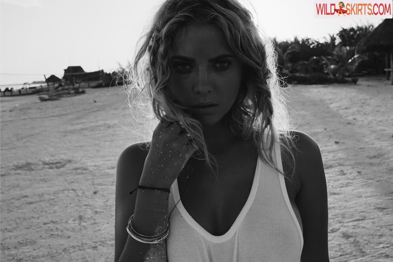 Ashley Benson / AshBenzo / ashley_benson1 / ashleybenson nude OnlyFans, Instagram leaked photo #21