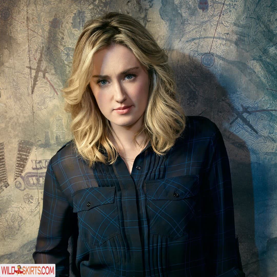 Ashley Johnson / ashleythejohnson / johnsonhubfans / thevulcansalute nude OnlyFans, Instagram leaked photo #9