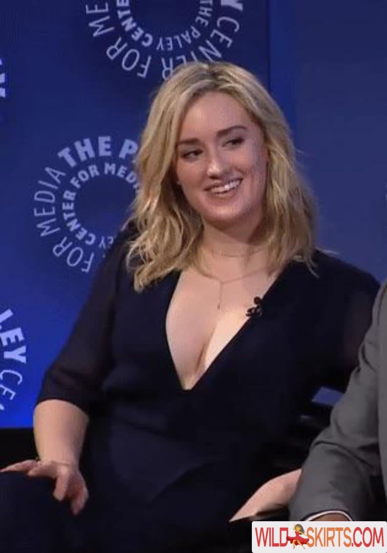 Ashley Johnson / ashleythejohnson / johnsonhubfans / thevulcansalute nude OnlyFans, Instagram leaked photo #2