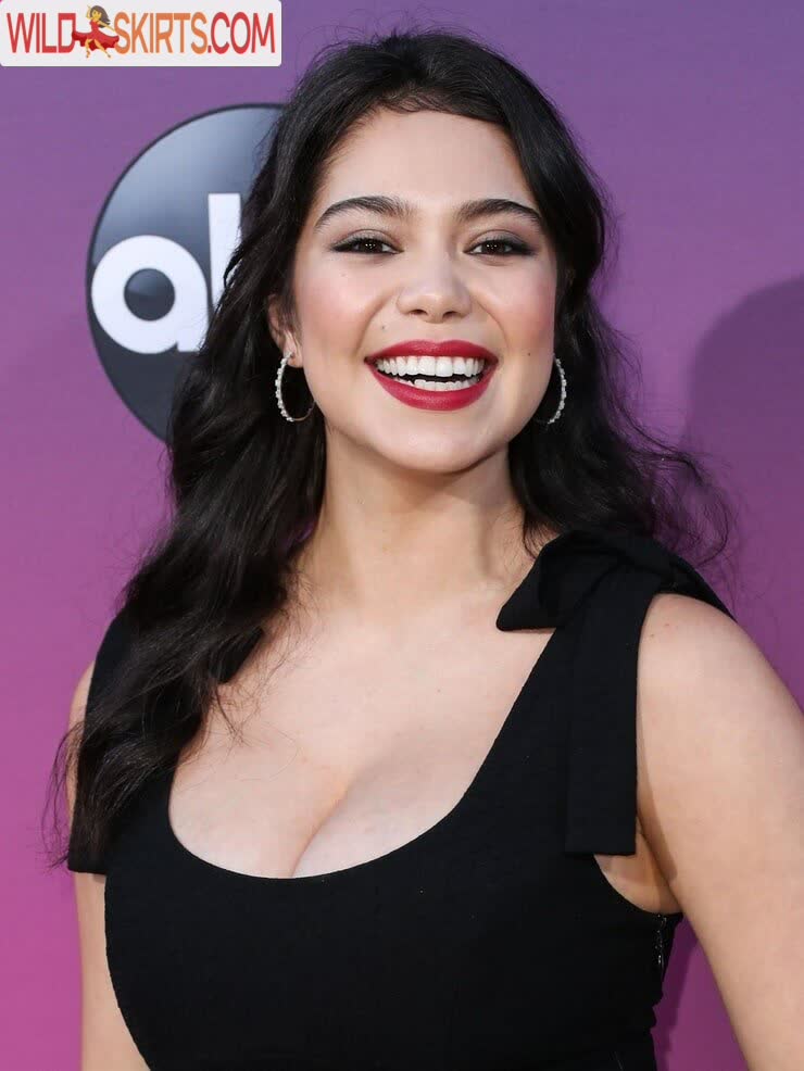 Aulii Cravalho nude leaked photo #12