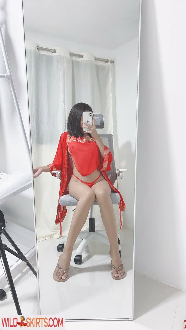 Azyll Hirai nude leaked photo #3