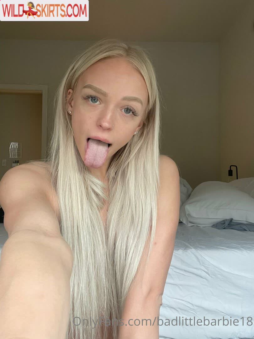 Badlittlebarbie18 nude leaked photo #3