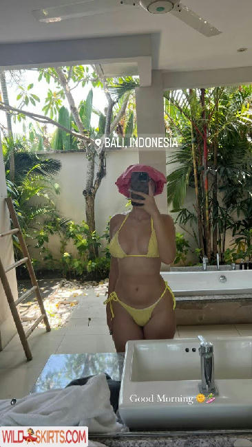 badmomzjay nude Instagram leaked photo #45
