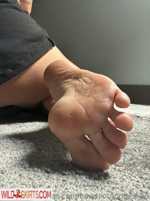 Barefootgoddessbri nude leaked photo #3