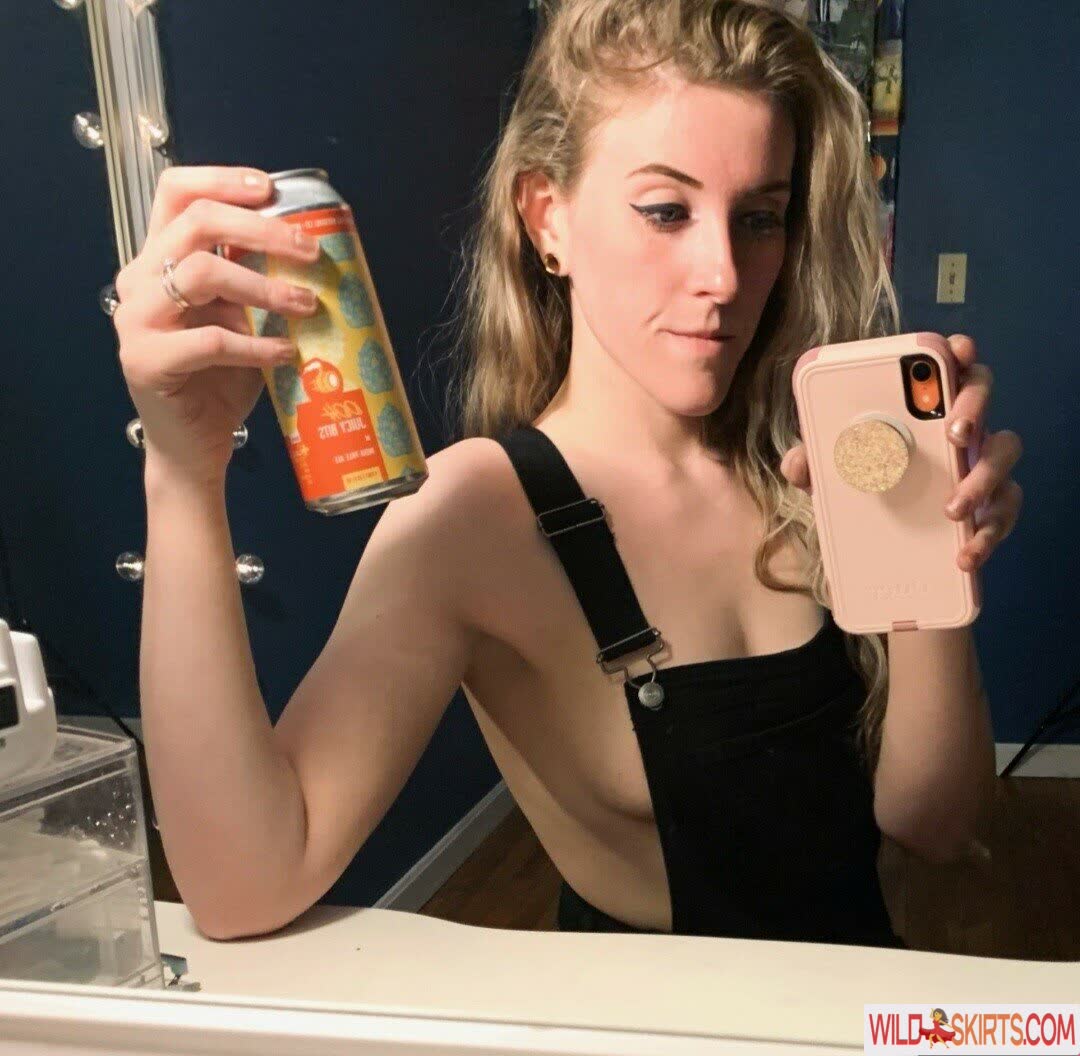 Beerbabes nude leaked photo #6