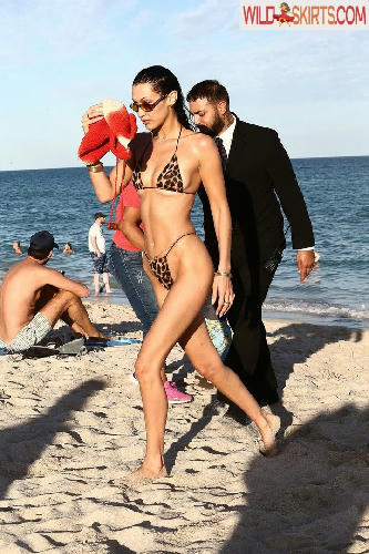 Bella Hadid nude leaked photo #2