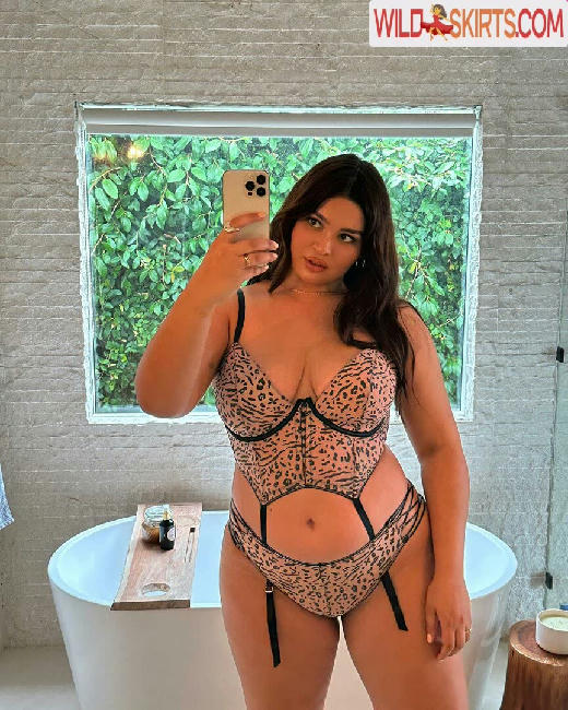 Bellaagolden / Tall Thicc Latina Model / bellaagolden nude Instagram leaked photo #12