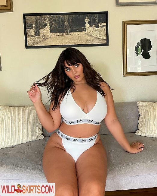 Bellaagolden / Tall Thicc Latina Model / bellaagolden nude Instagram leaked photo #31