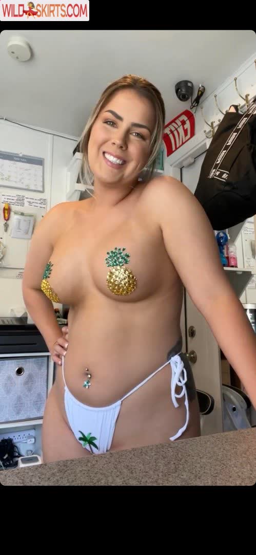 Bellakristina nude leaked photo #25