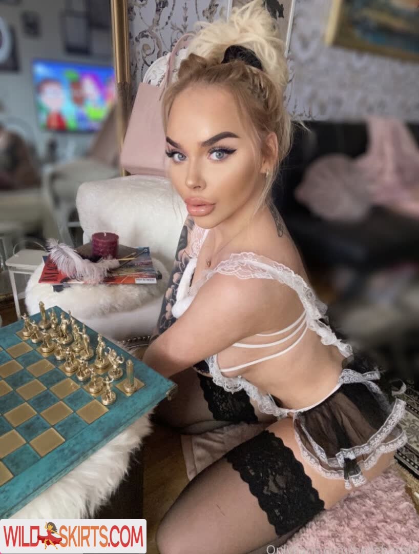 Belle Barbie / bellebarbieof / bellebarbiesecret / cristaxoxo nude OnlyFans, Instagram leaked photo