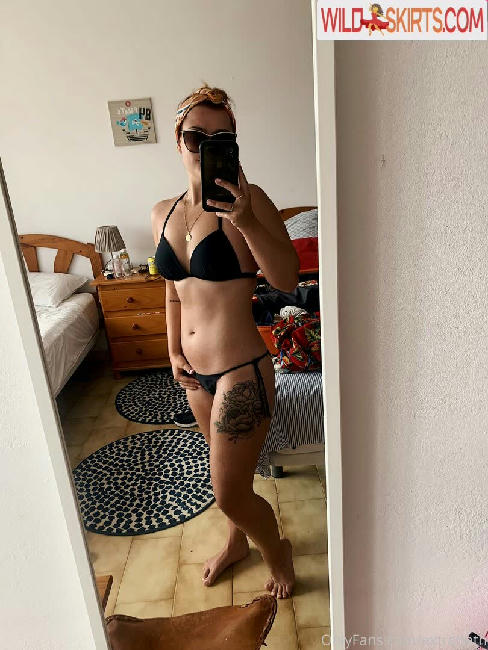 Beth Freeman / bethfreemanart / bethfreemanartist / extrabeth nude OnlyFans, Instagram leaked photo #3