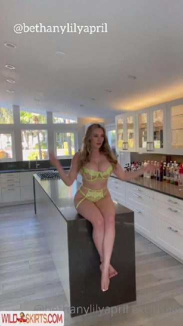 Beth Lily / bethanylilya / bethanylilyapril nude OnlyFans, Instagram leaked photo #441