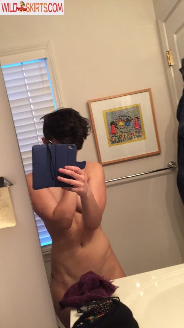 Bex Taylor-Klaus / bex_tk nude Instagram leaked photo #5