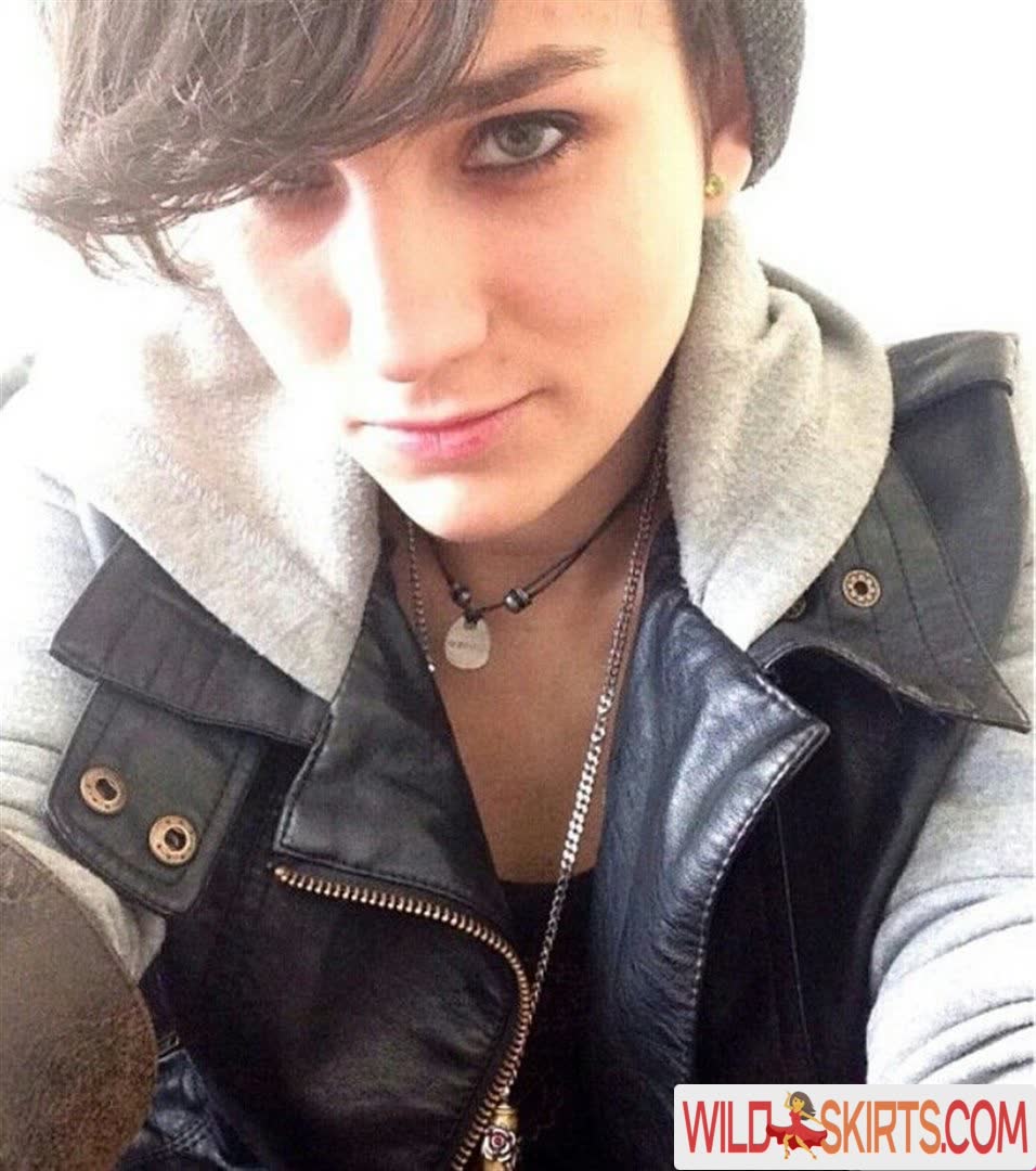 Bex Taylor-Klaus nude leaked photo #20