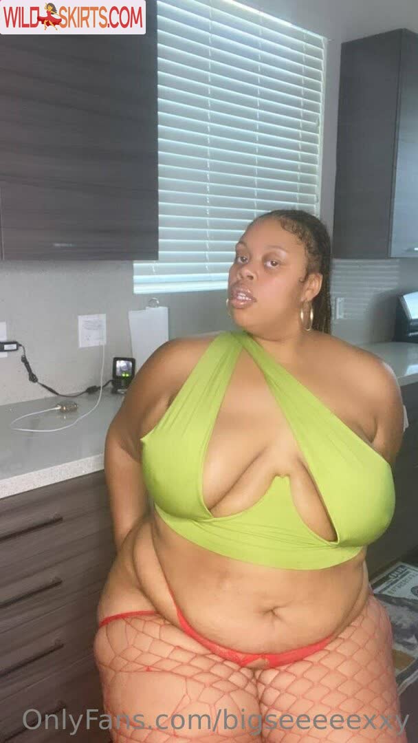 Bigseeeeexxy nude leaked photo #260