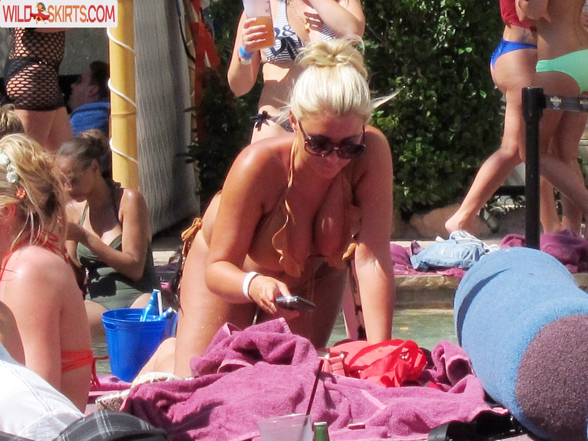 Billie Faiers nude leaked photo #7