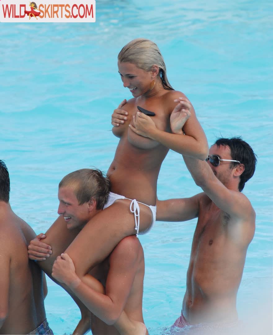 Billie Faiers nude leaked photo #9