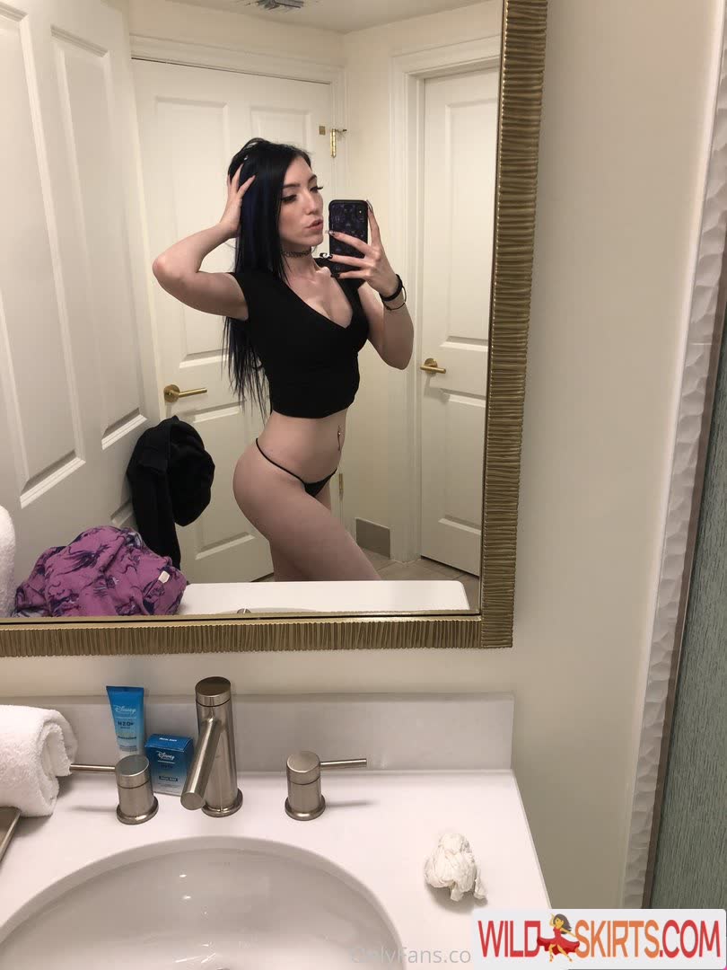 Blackhairporcelainskin nude leaked photo #57