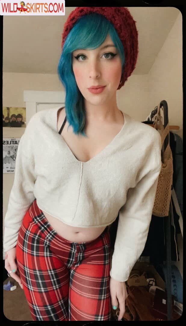 Blue Haired Cherry Bomb / lilsunflowergoddess nude OnlyFans leaked photo #1