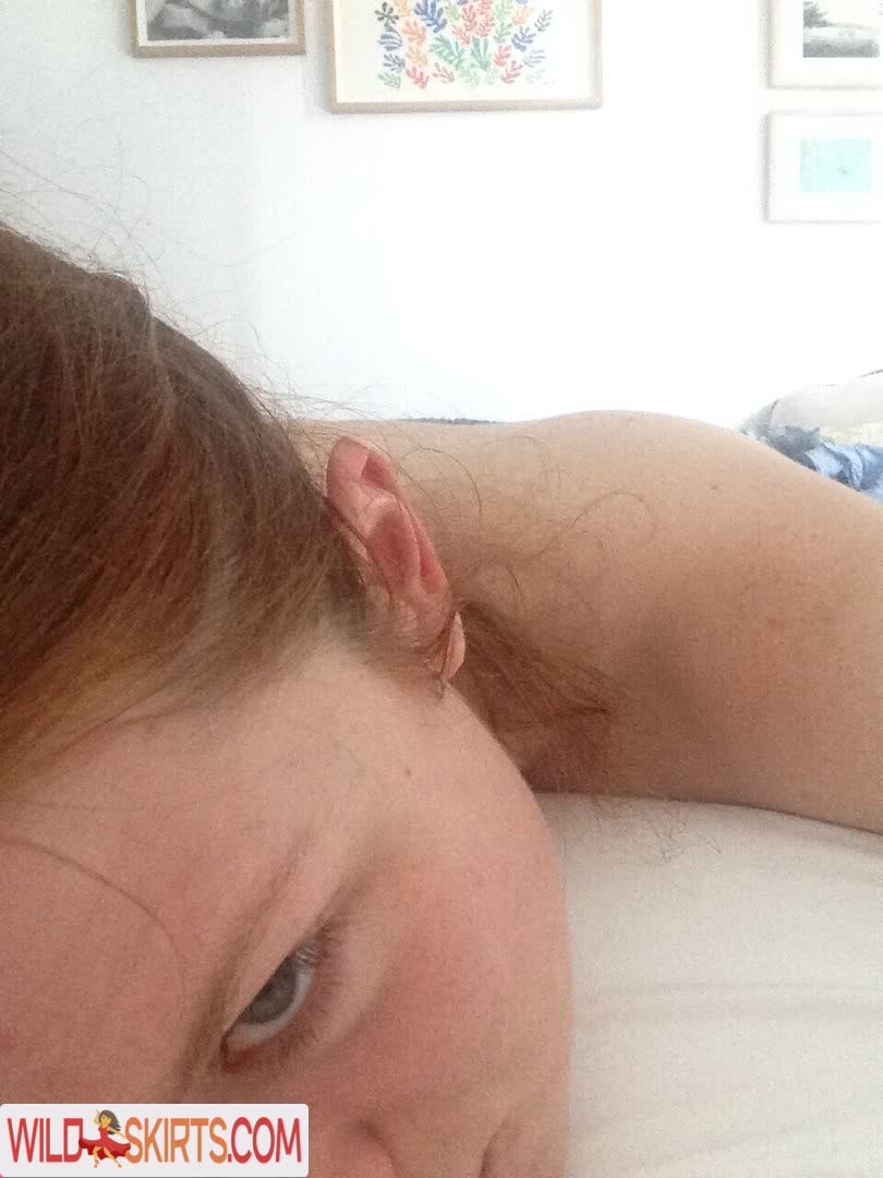 Bonnie Wright / thisisbwright nude Instagram leaked photo #7