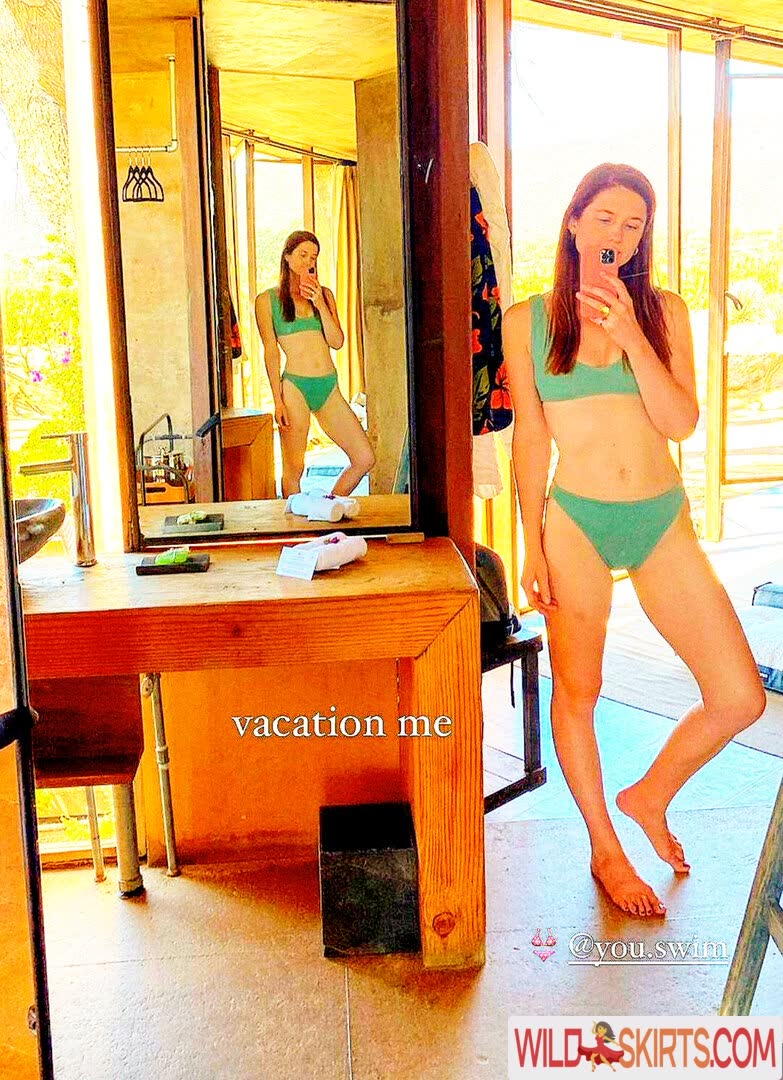 Bonnie Wright / thisisbwright nude Instagram leaked photo #4