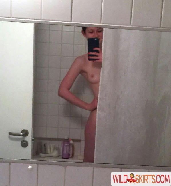 Bonnie Wright / thisisbwright nude Instagram leaked photo #86