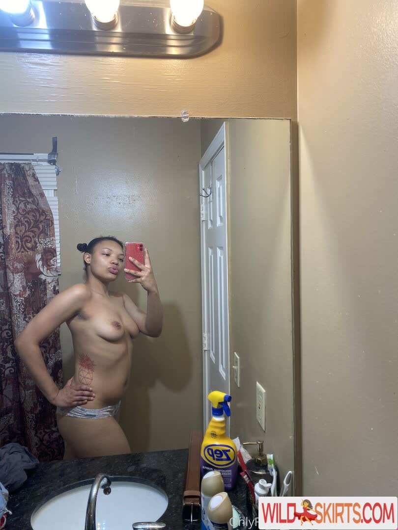 Bonniexclyde18 nude leaked photo #7