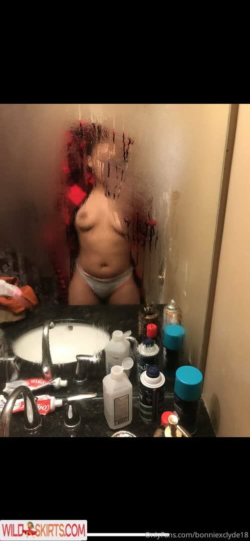 Bonniexclyde18 nude leaked photo #14