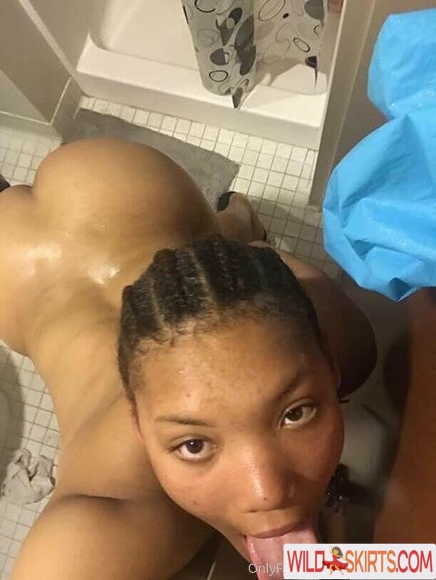 Bonniexclyde18 nude leaked photo #25