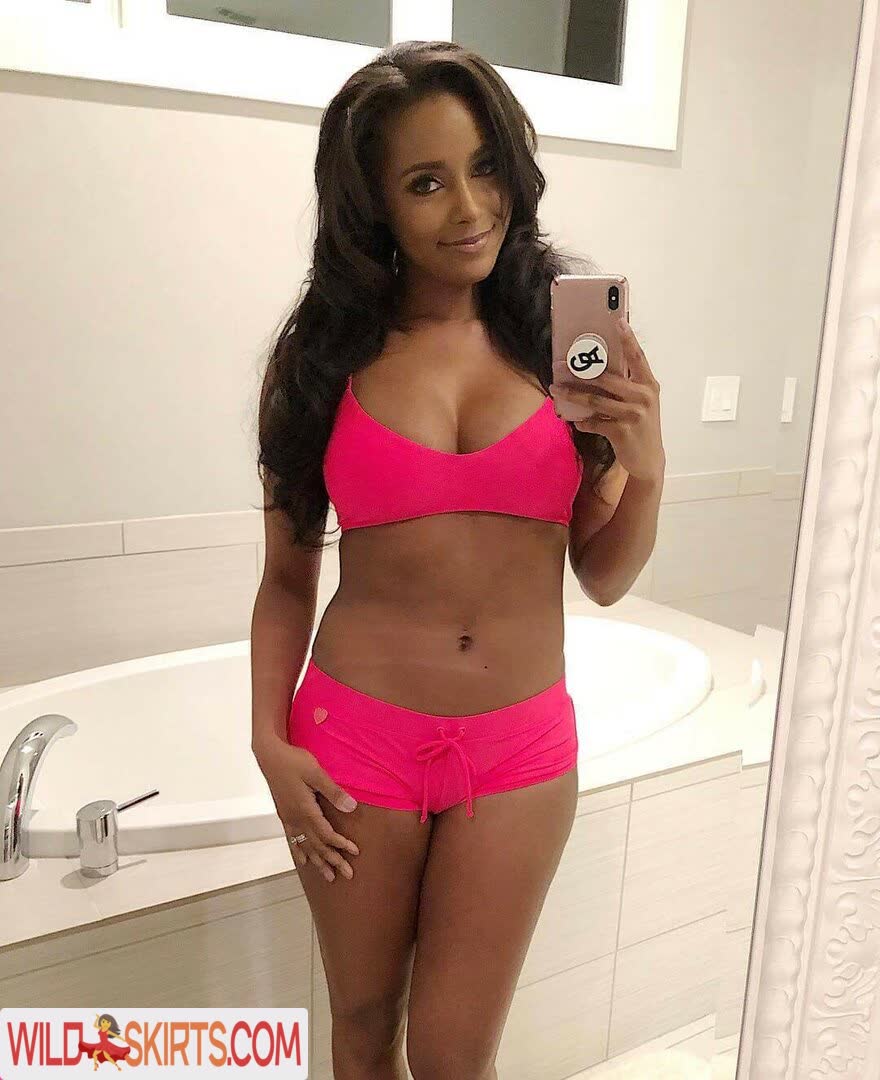 Brandi Rhodes nude leaked photo #217