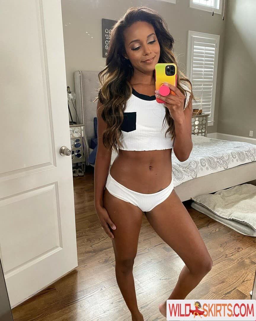 Brandi Rhodes nude leaked photo #3