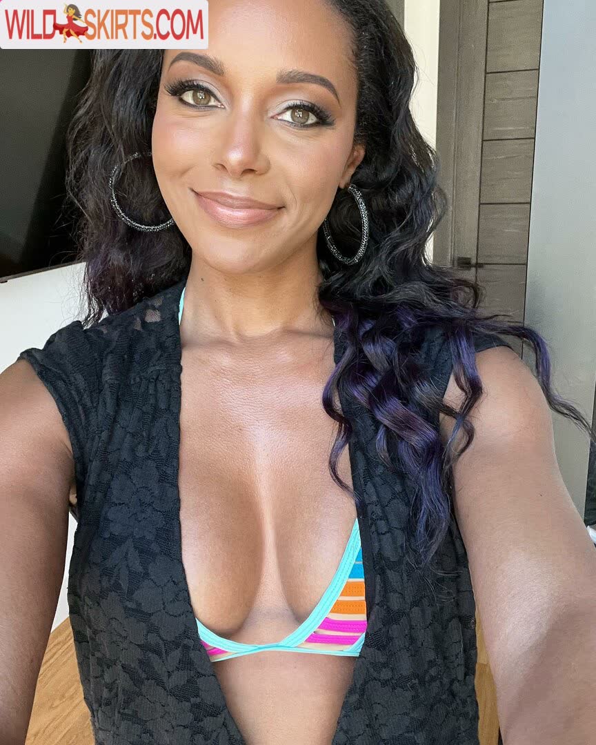 Brandi Rhodes nude leaked photo #252