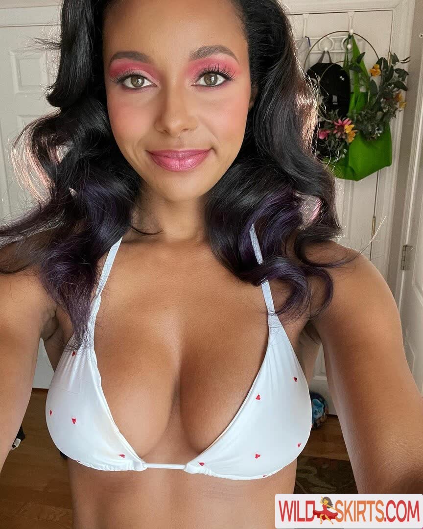 Brandi Rhodes nude leaked photo #287