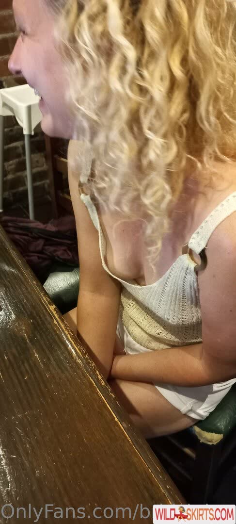 british.braless.hotwifex / braless.forever / british.braless.hotwifex nude OnlyFans, Instagram leaked photo #5