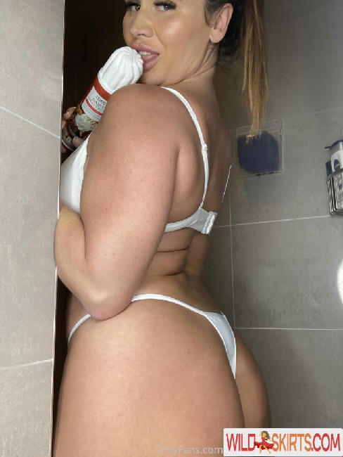 britishbustybrunettemilf nude OnlyFans leaked photo #51