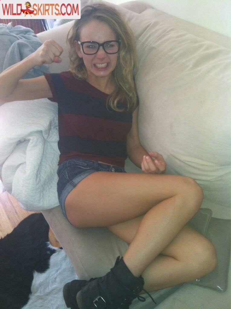 Britt Robertson nude leaked photo #57