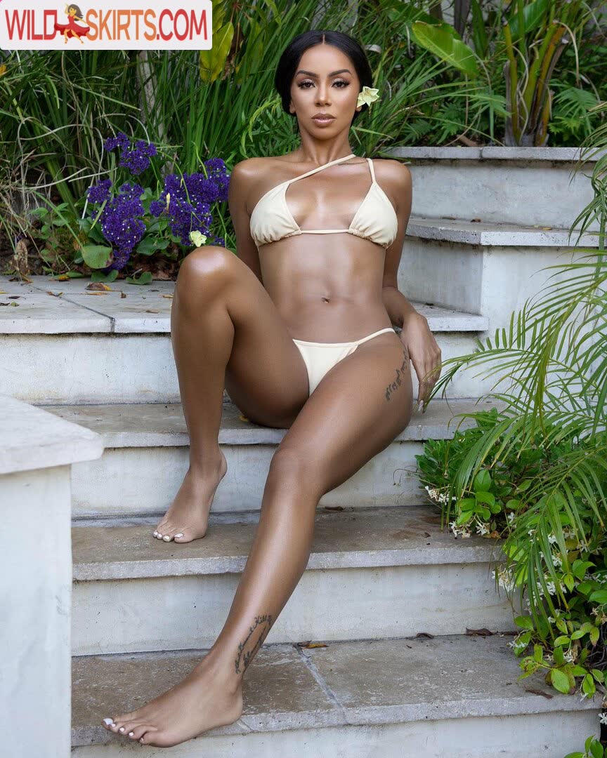 Brittany Renner / bundleofbrittany nude Instagram leaked photo