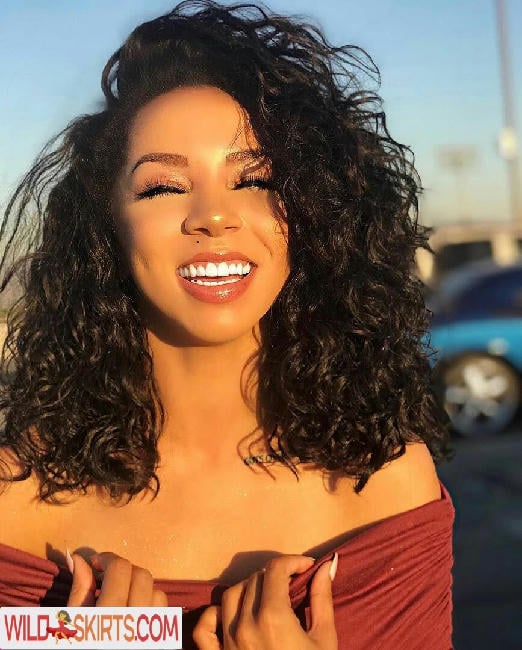 Brittany Renner / bundleofbrittany nude Instagram leaked photo #576