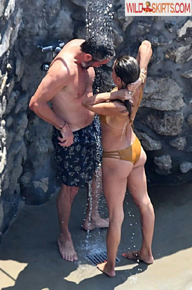 Brooke Burke / brookeburke nude Instagram leaked photo #4