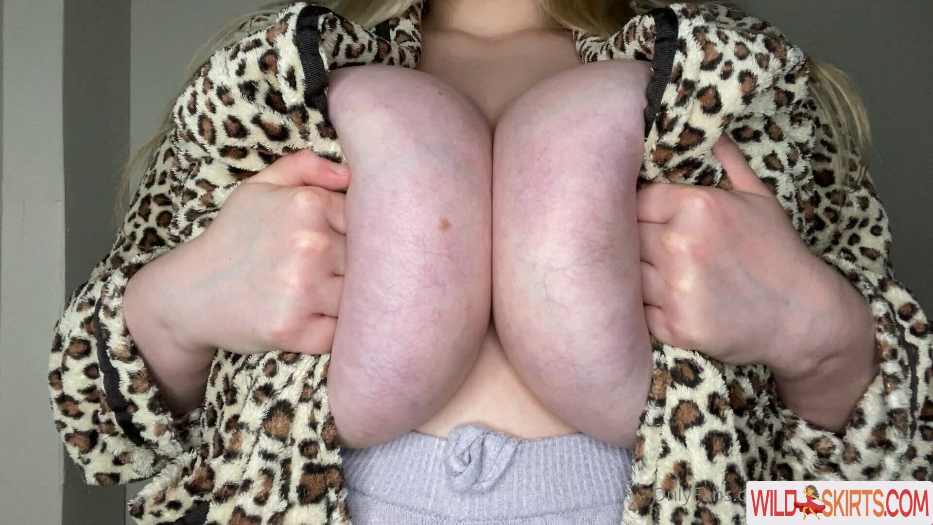 BustyQueen32M nude leaked photo #173