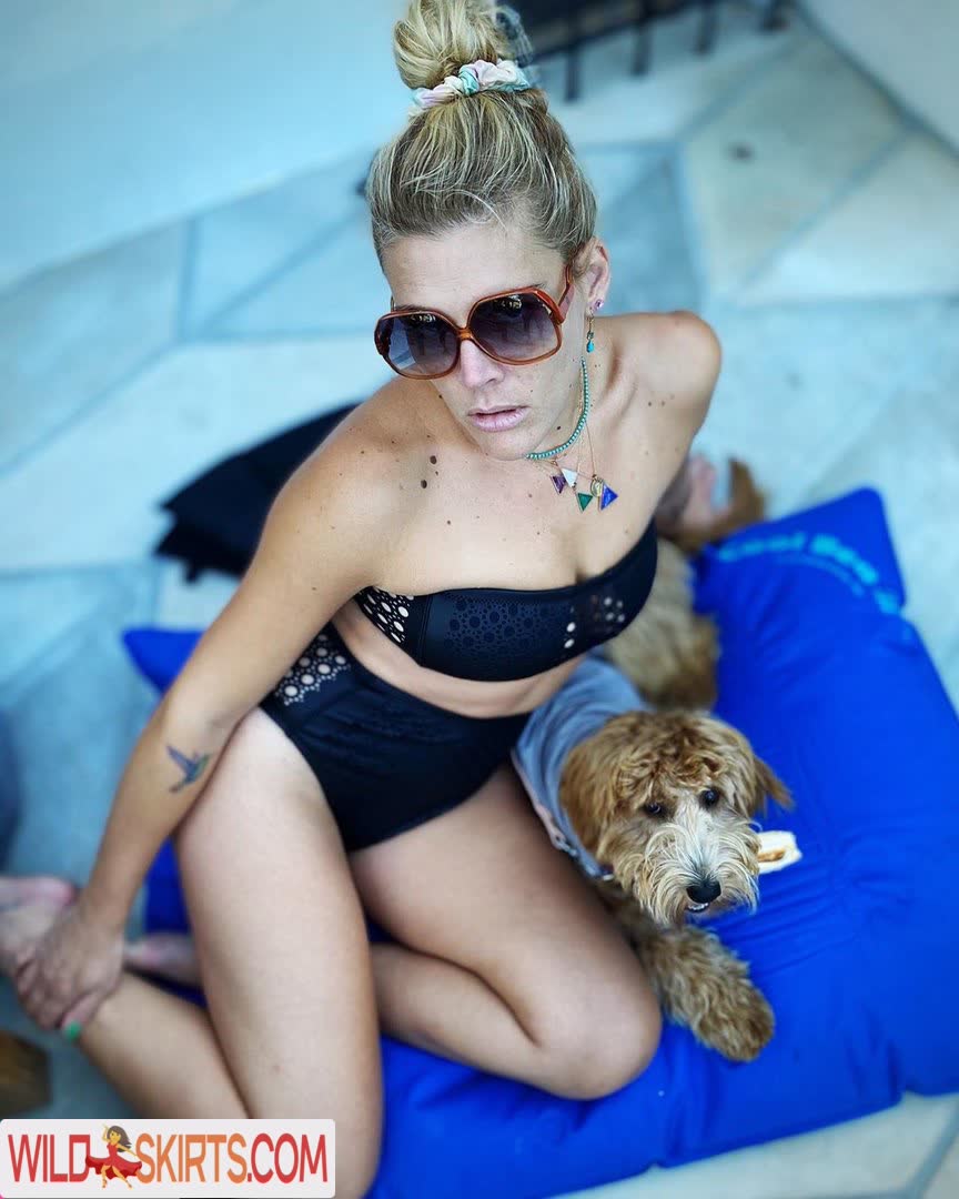 Busy Philipps / busyphilipps nude Instagram leaked photo