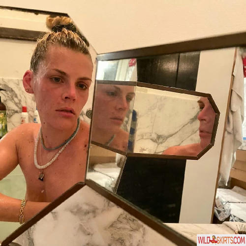 Busy Philipps / busyphilipps nude Instagram leaked photo #4