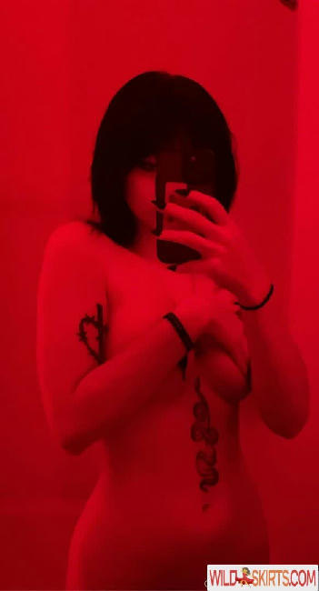 BvnnyBeth / bvnnybeth / vampireliquor nude OnlyFans, Instagram leaked photo #112