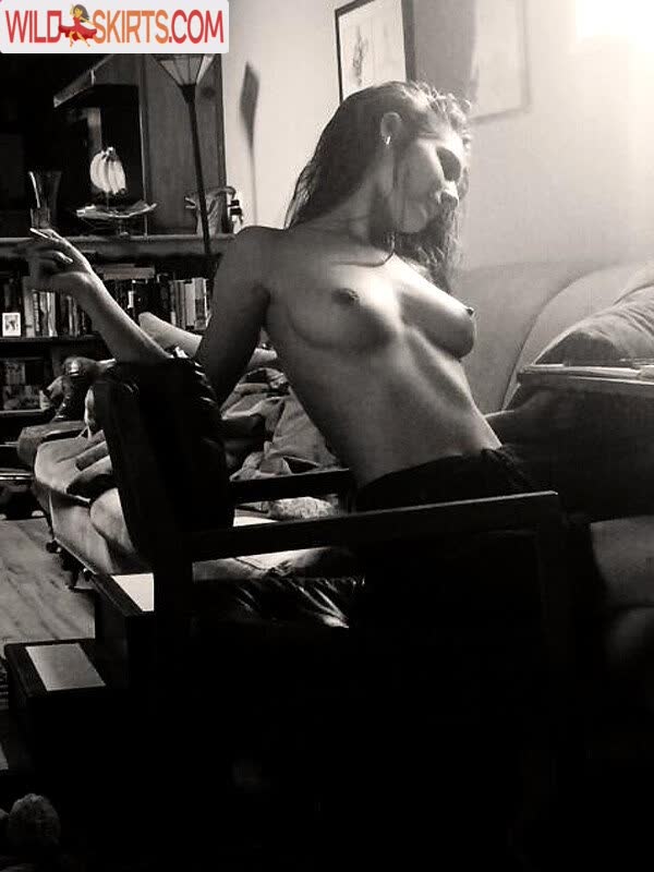 Caitlin Stasey nude leaked photo #36