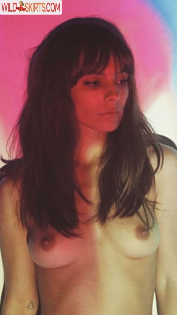 Caitlin Stasey / caitlinstasey nude Instagram leaked photo #6